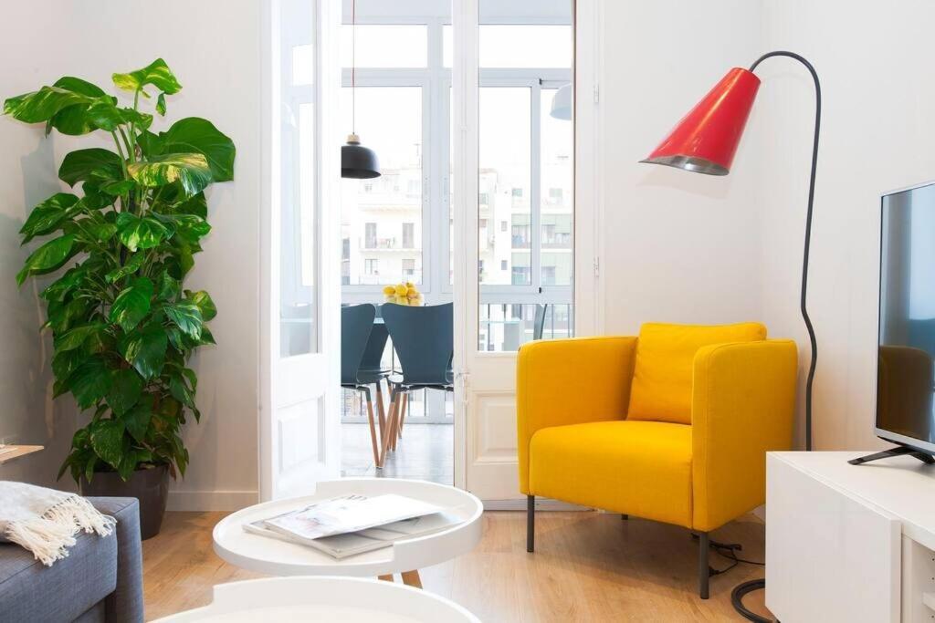 Perfectly Located 4Bed 4Bath Apartment In Barcelona 3 1 Zewnętrze zdjęcie