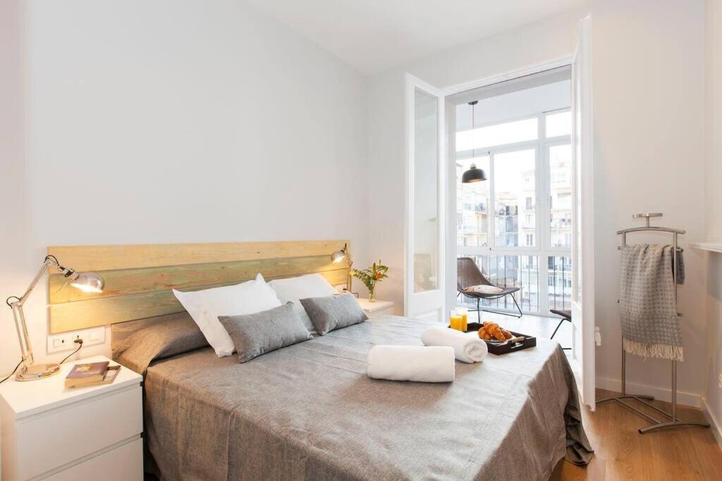 Perfectly Located 4Bed 4Bath Apartment In Barcelona 3 1 Zewnętrze zdjęcie