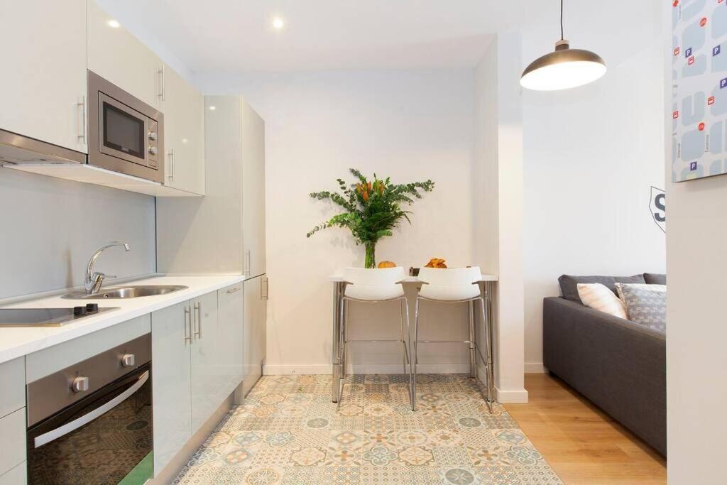 Perfectly Located 4Bed 4Bath Apartment In Barcelona 3 1 Zewnętrze zdjęcie