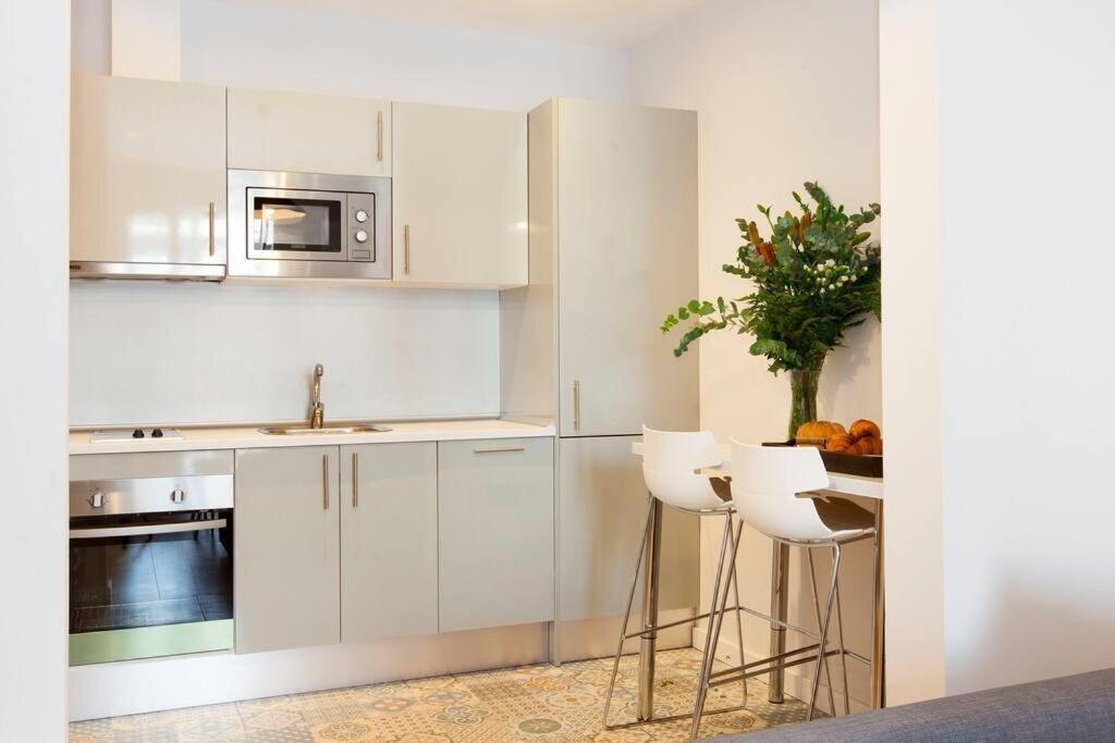 Perfectly Located 4Bed 4Bath Apartment In Barcelona 3 1 Zewnętrze zdjęcie
